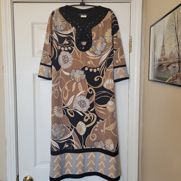 Abstract Pattern Dress - Picture 4 of 10